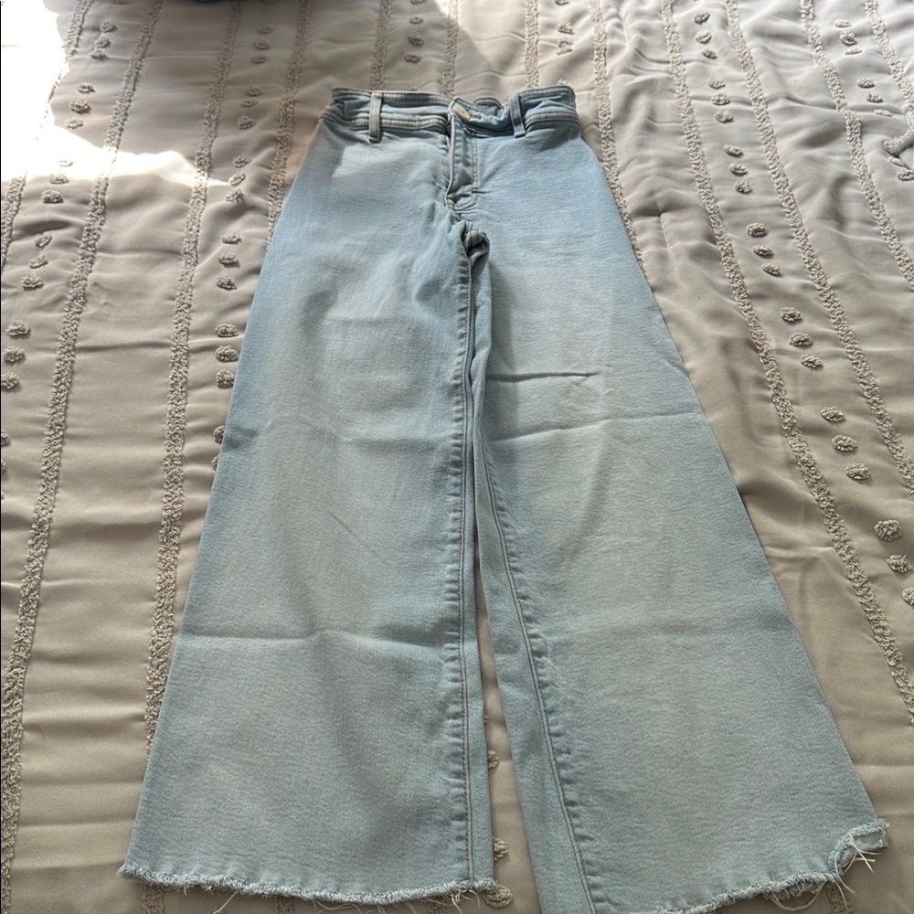 Zara Light Blue Denim Jeans - Picture 2 of 4